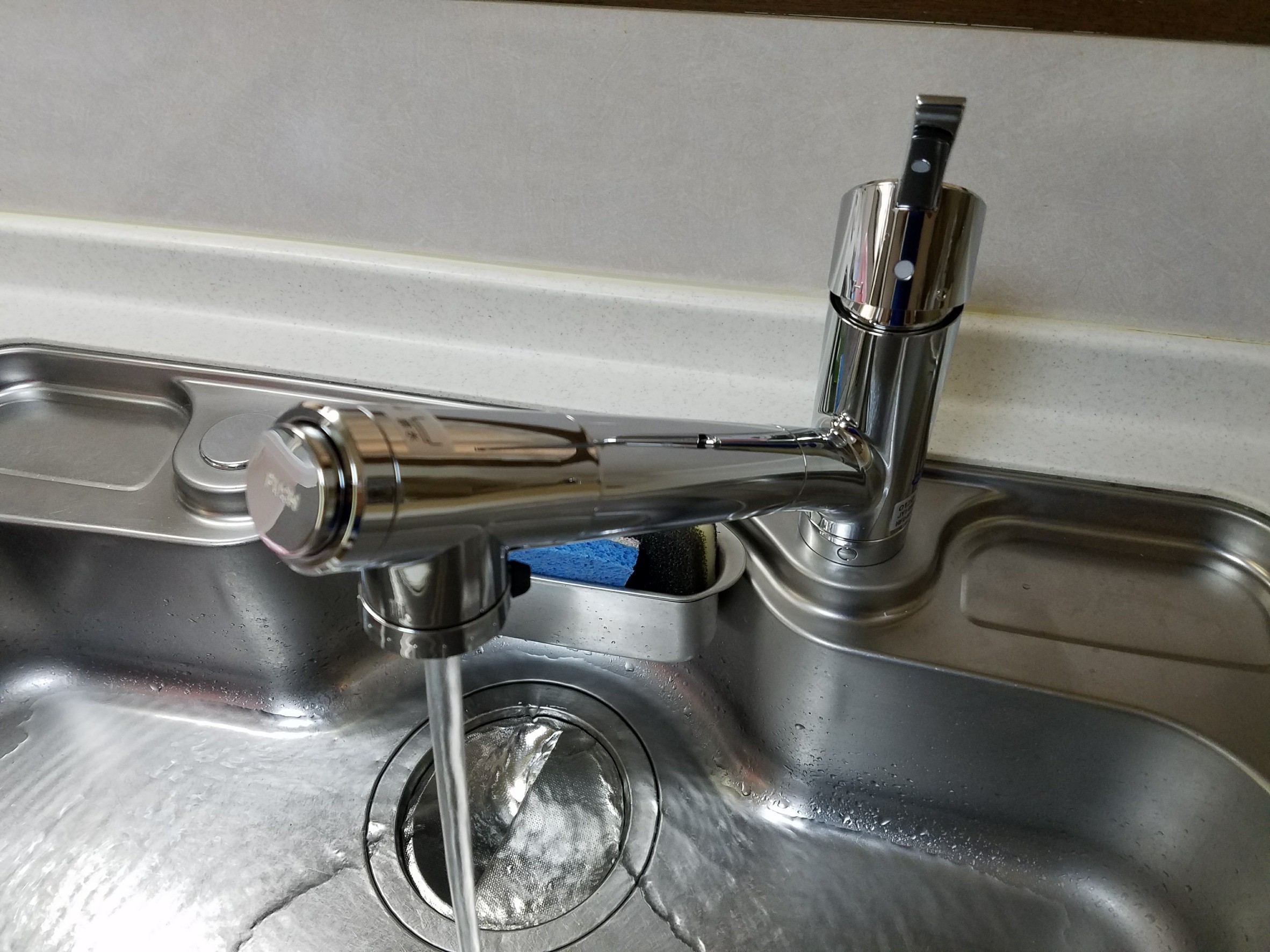 浄水器内蔵 タカギ キッチン水栓 の交換 | トラブラン