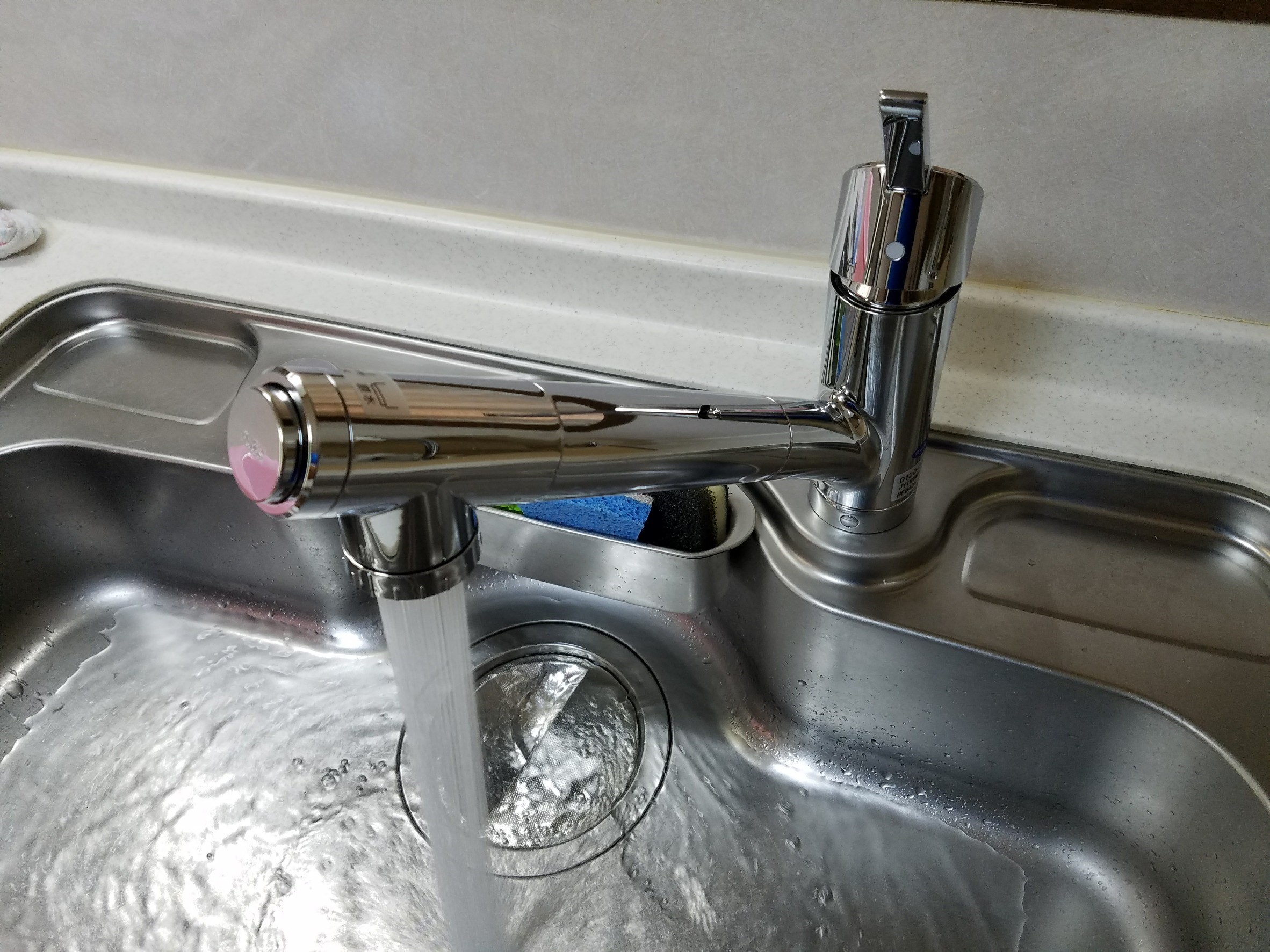浄水器内蔵 タカギ キッチン水栓 の交換 « トラブラン