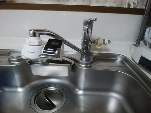 浄水器内蔵 タカギ キッチン水栓 の交換 « トラブラン