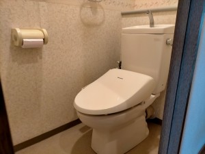 トイレの交換 通販 工事パック 工事付き 交換工事 施工前 トラブラン 神戸市